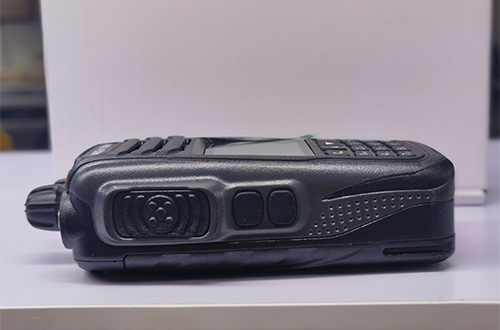 Lantokiko segurtasuna hobetzea leherketa-frogako walkie talkieekin